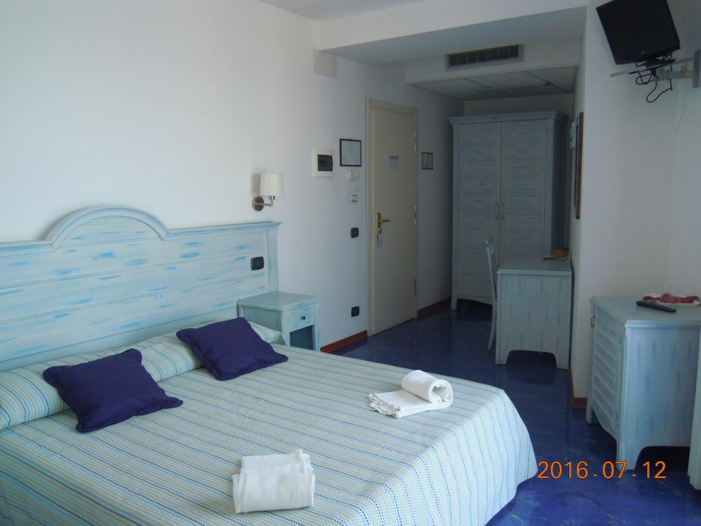 Classic Double or Twin Room Sea View,267240077:JPEG